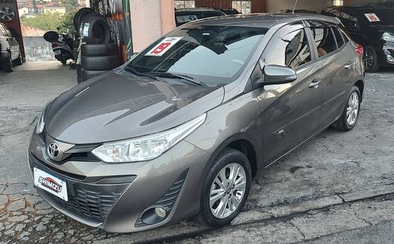 TOYOTA YARIS 1.3 16V FLEX XL MULTIDRIVE TOYOTA YARIS 1.3 16V FLEX XL MULTIDRIVE